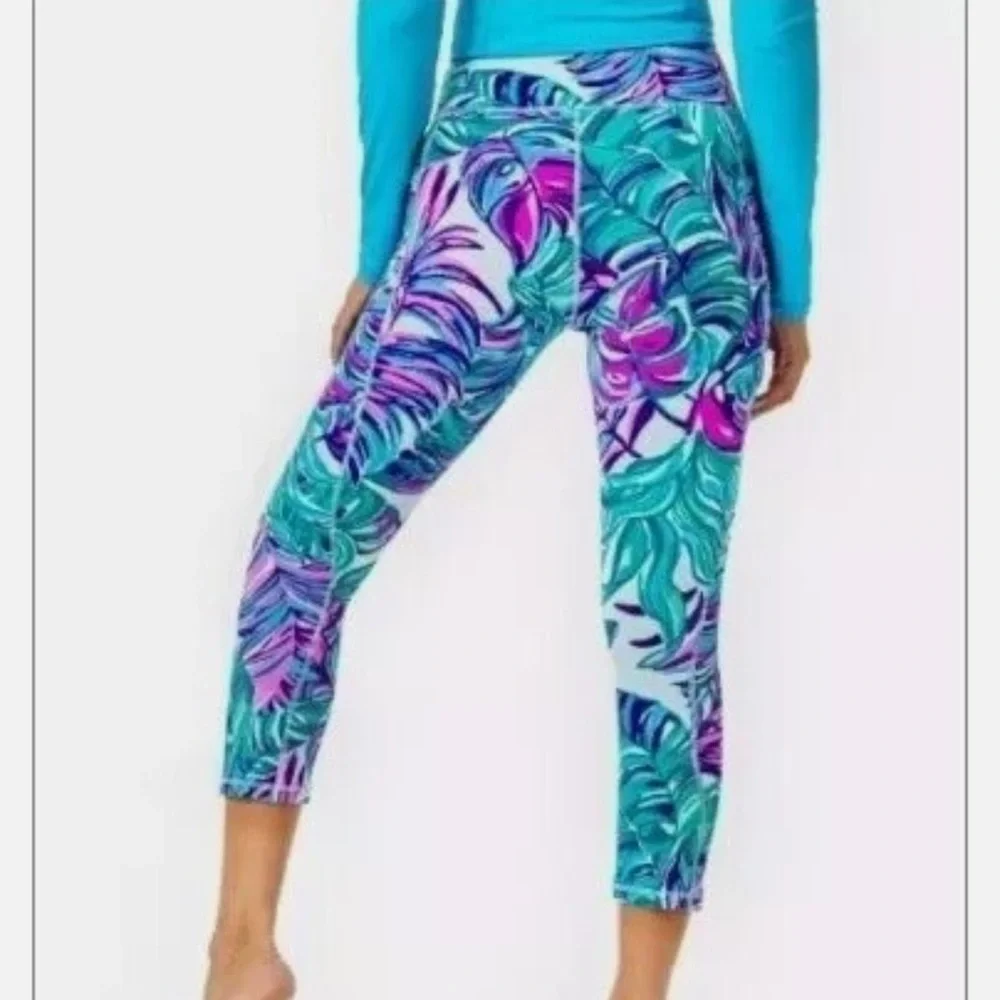 Lilly Pulitzer weekender high-rise cropped pants sea salt blue don’t wanna leaf